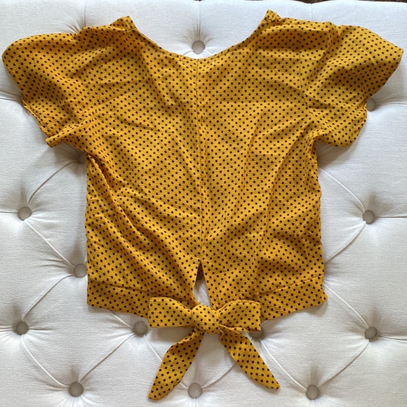 Polka Dot Blouse ✨ - Picture 4 of 5